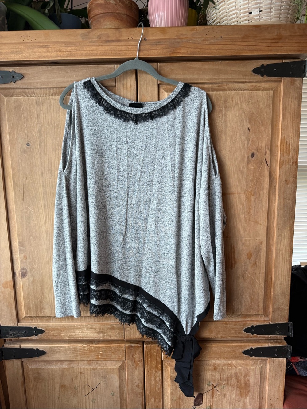 W&AO Gray Cold Shoulder Lace Tunic | Oversized XL | Boho Top